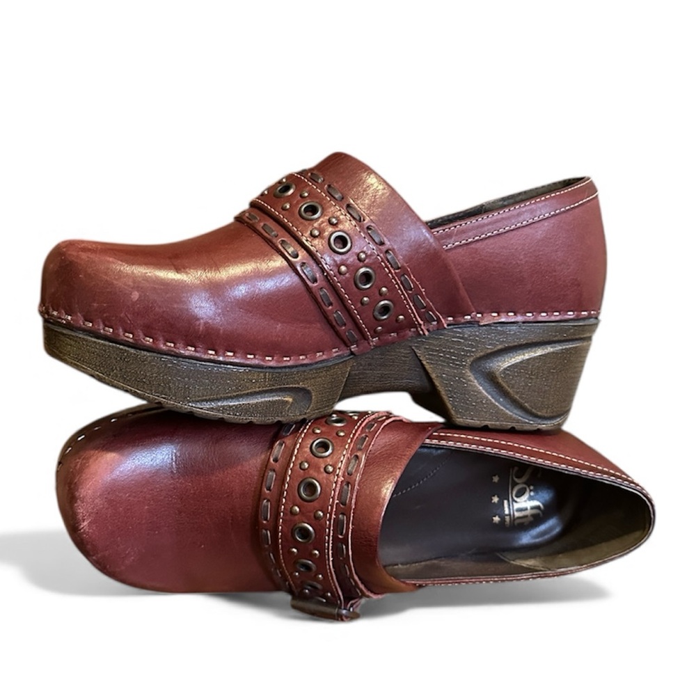 SOFFT Chic Burgundy Leather Clogs size 9